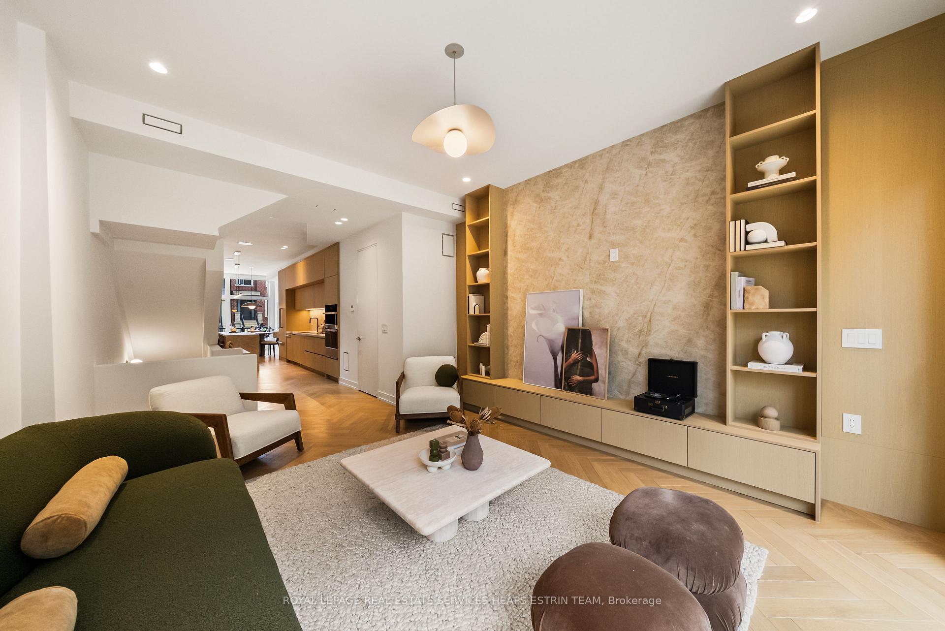 Photo 4 of 31 Taunton Road, Toronto, Mount Pleasant East — HOMEH