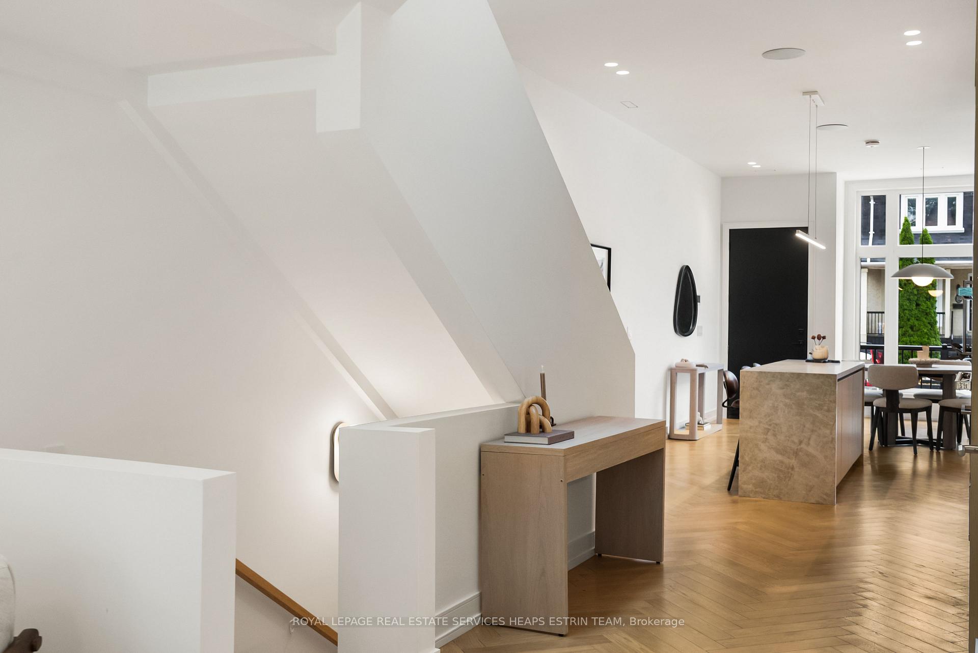 Photo 9 of 31 Taunton Road, Toronto, Mount Pleasant East — HOMEH