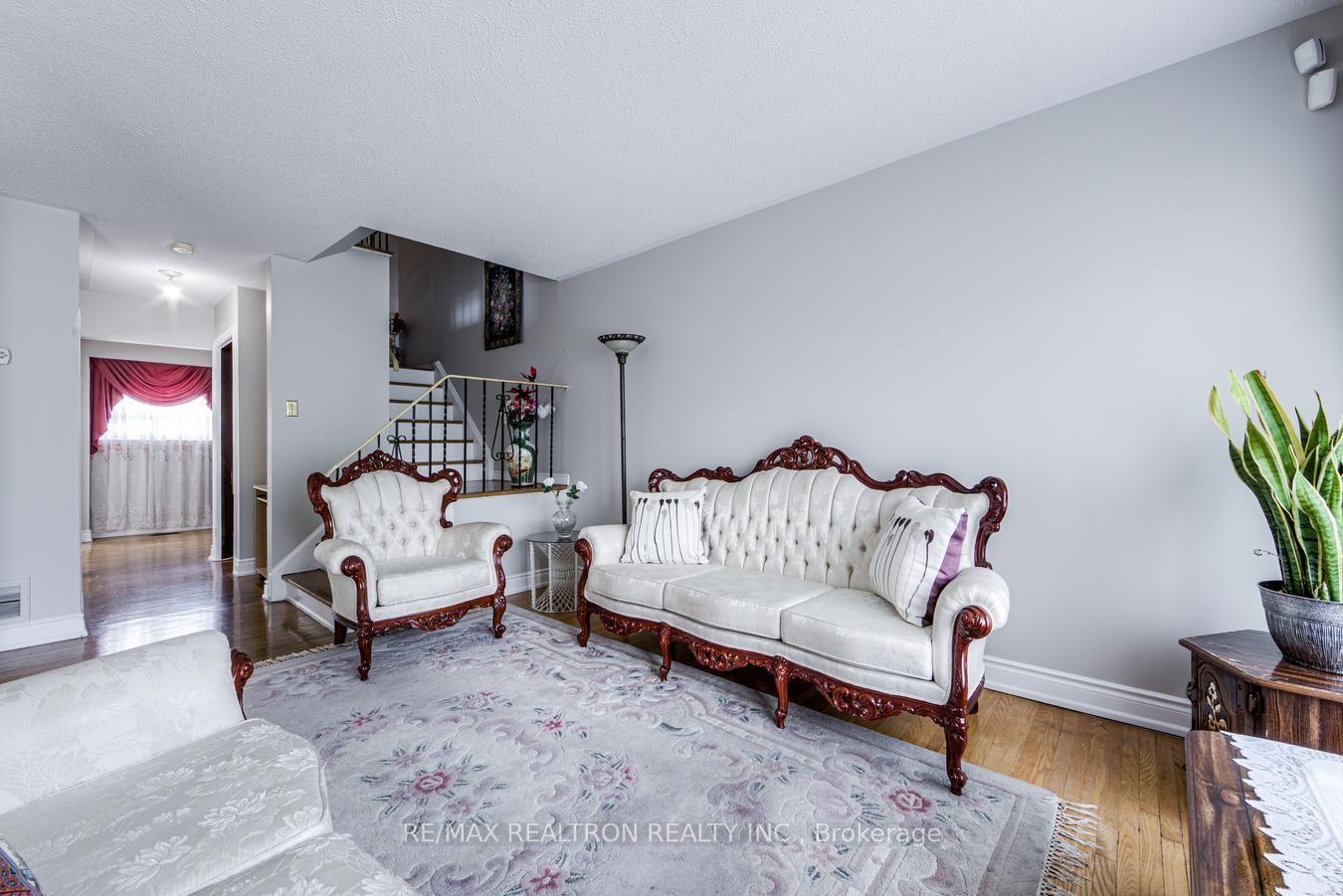 Photo 8 of 7384 Sills Road, Mississauga, Malton — HOMEH