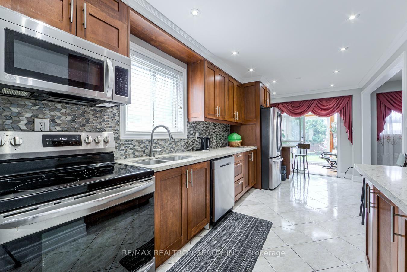 Photo 10 of 7384 Sills Road, Mississauga, Malton — HOMEH