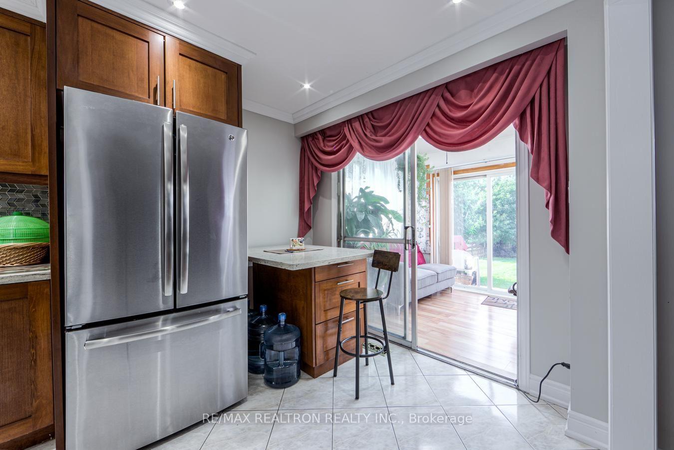 Photo 14 of 7384 Sills Road, Mississauga, Malton — HOMEH