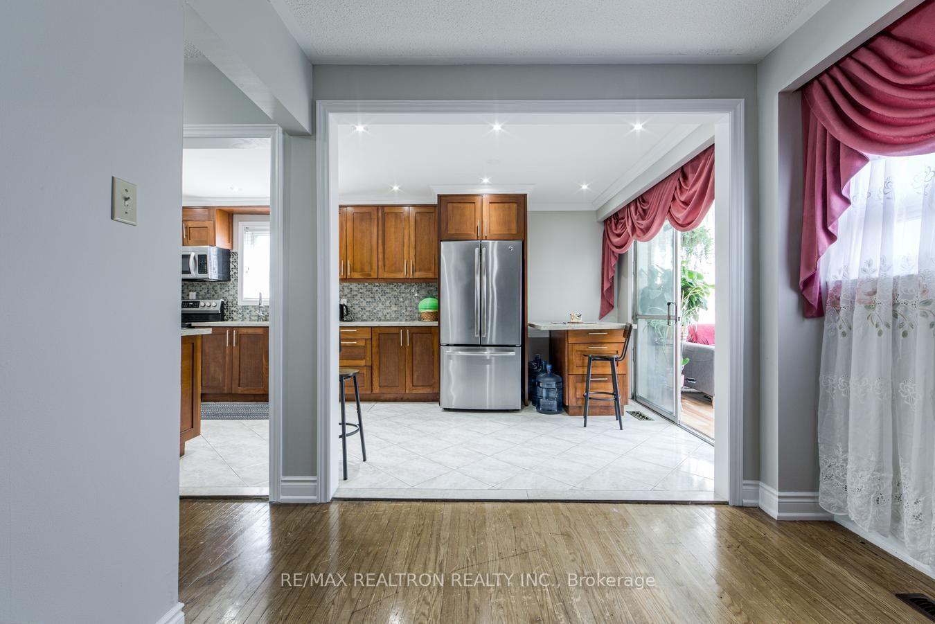 Photo 19 of 7384 Sills Road, Mississauga, Malton — HOMEH