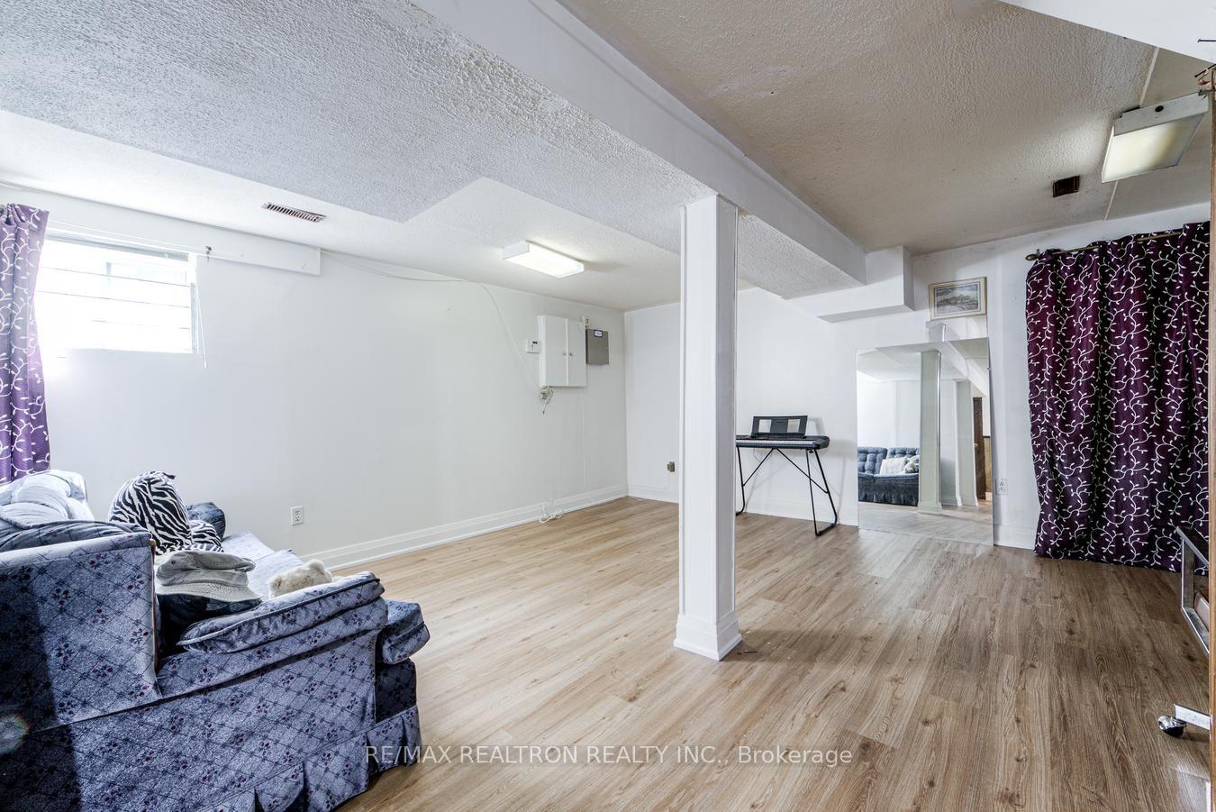 Photo 32 of 7384 Sills Road, Mississauga, Malton — HOMEH