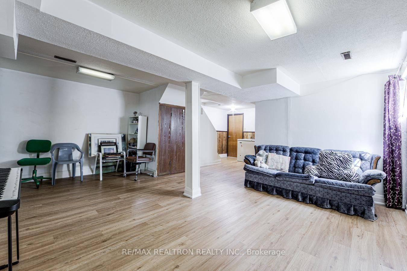 Photo 33 of 7384 Sills Road, Mississauga, Malton — HOMEH