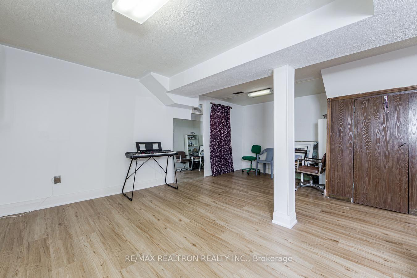 Photo 34 of 7384 Sills Road, Mississauga, Malton — HOMEH