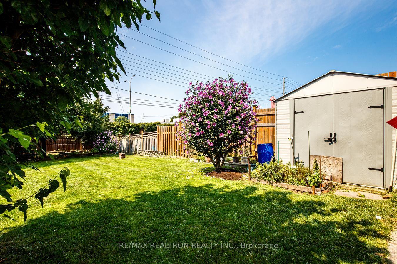 Photo 36 of 7384 Sills Road, Mississauga, Malton — HOMEH