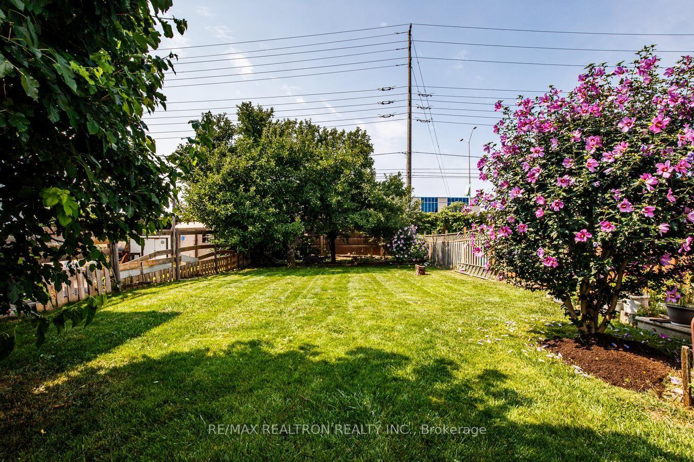 Photo 37 of 7384 Sills Road, Mississauga, Malton — HOMEH