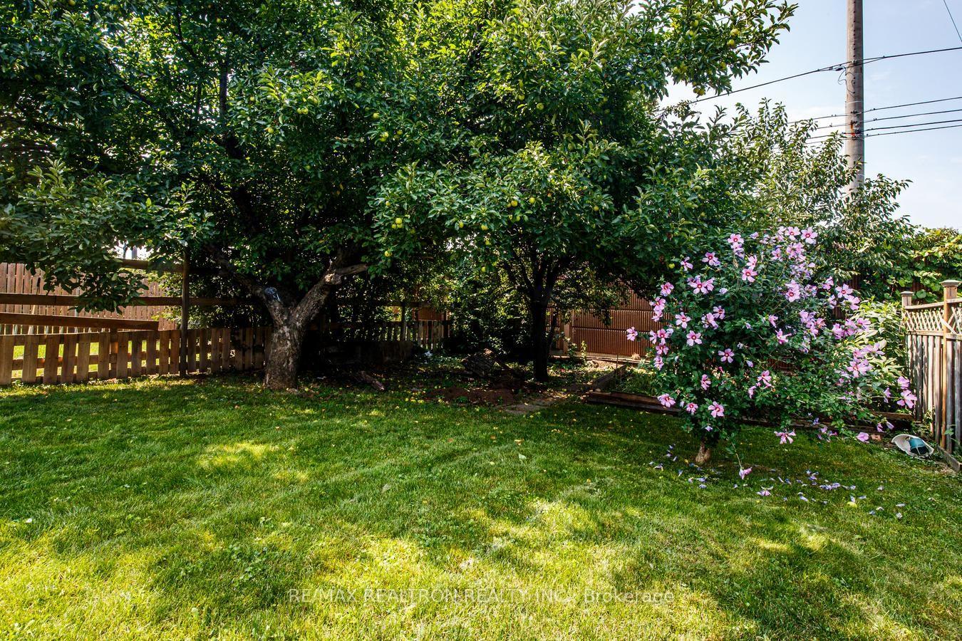 Photo 38 of 7384 Sills Road, Mississauga, Malton — HOMEH