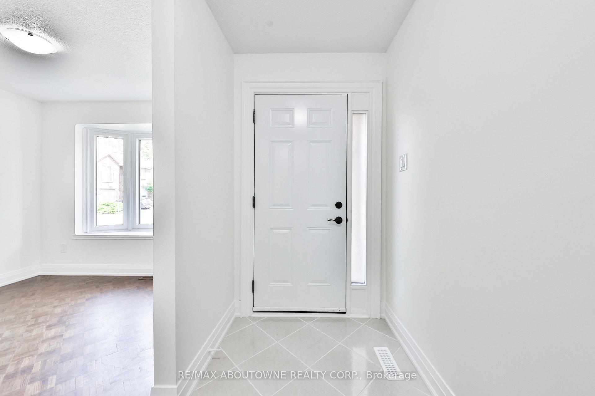 Photo 2 of Unit 2, 4635 Regents Terrace, Mississauga, Hurontario — HOMEH