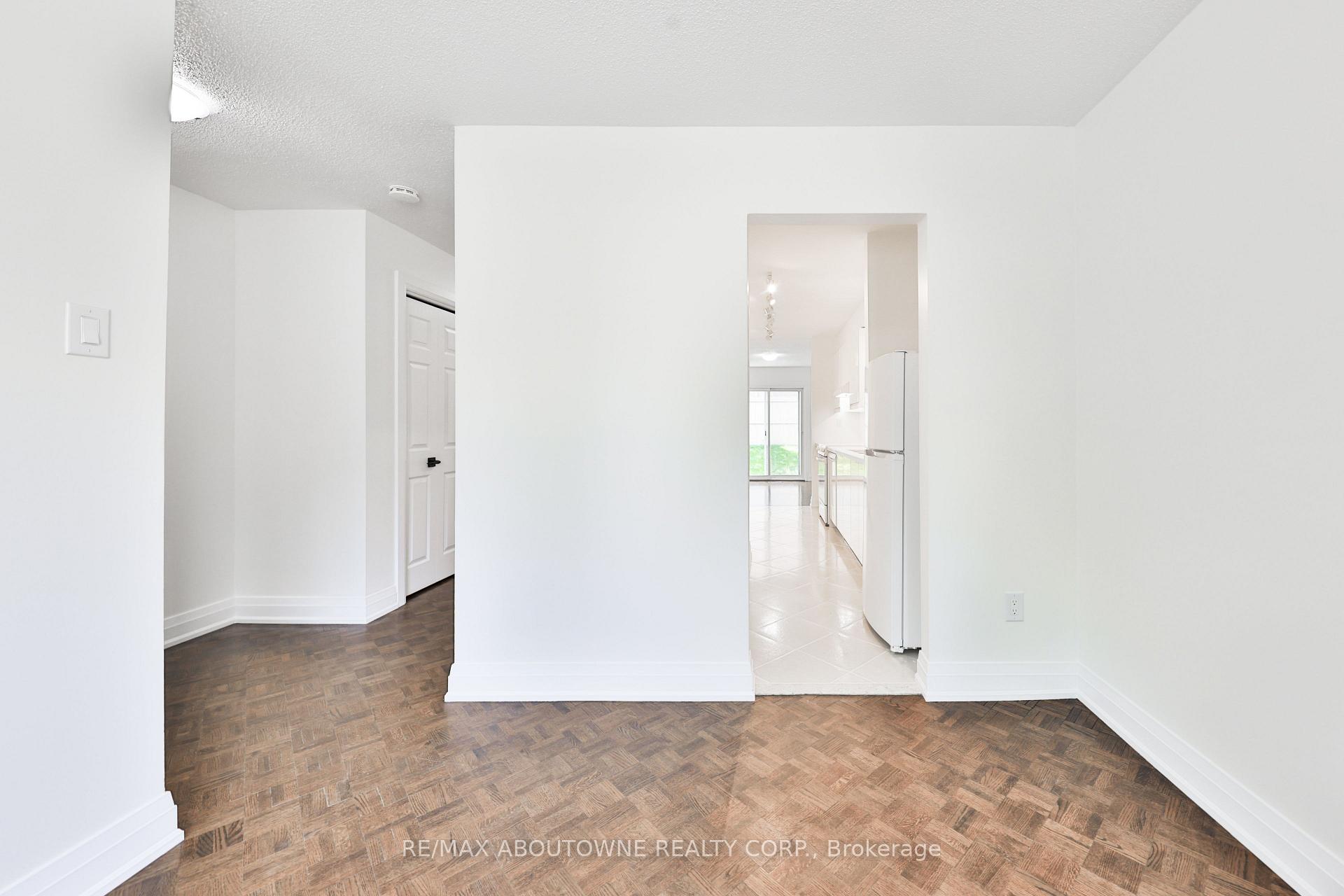 Photo 3 of Unit 2, 4635 Regents Terrace, Mississauga, Hurontario — HOMEH
