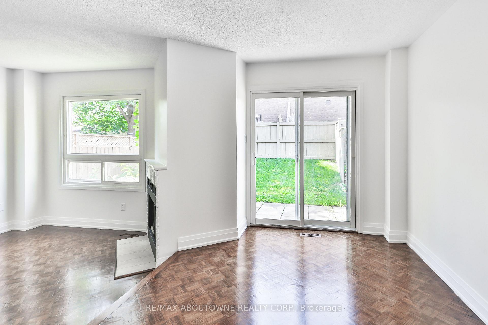 Photo 8 of Unit 2, 4635 Regents Terrace, Mississauga, Hurontario — HOMEH