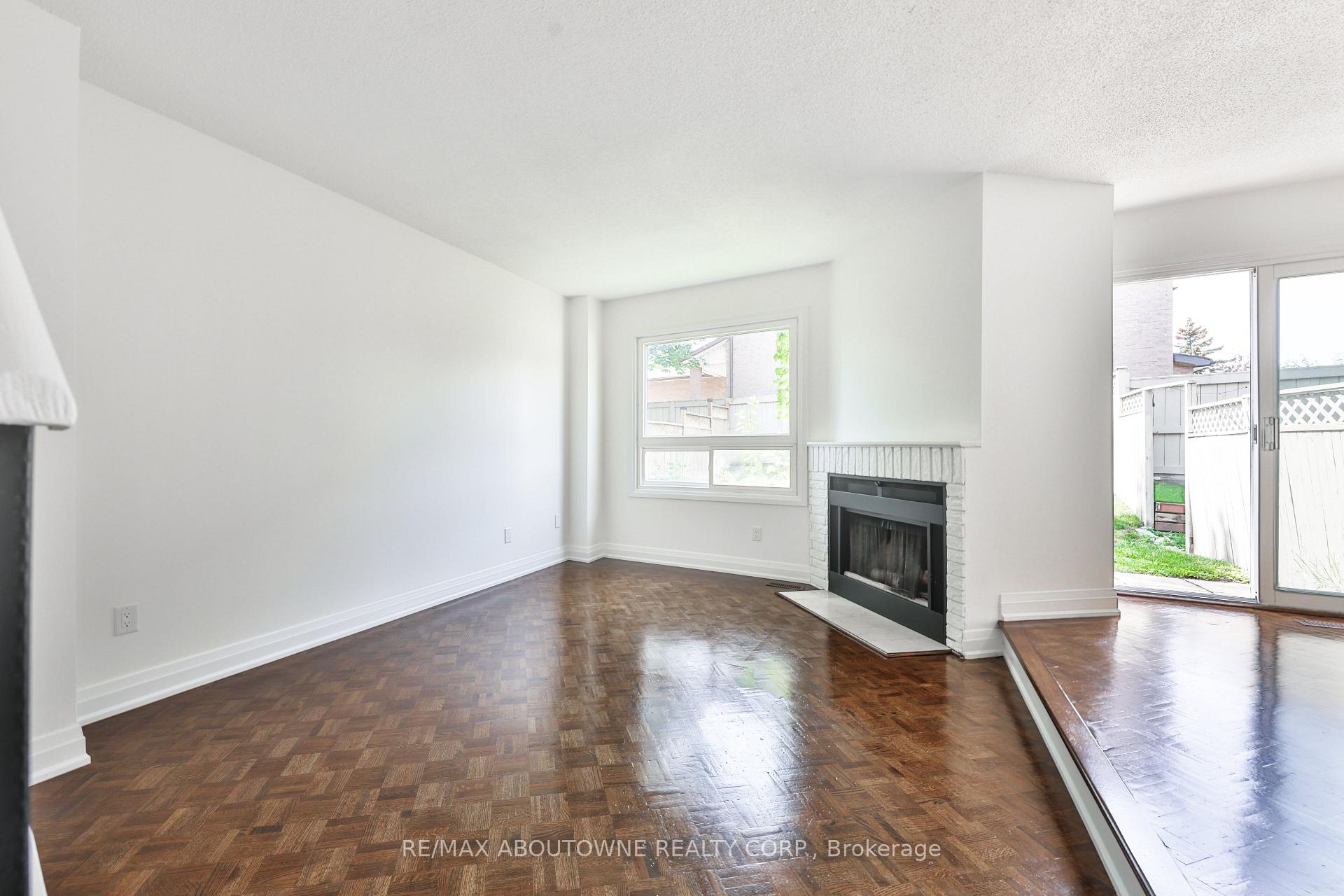 Photo 10 of Unit 2, 4635 Regents Terrace, Mississauga, Hurontario — HOMEH