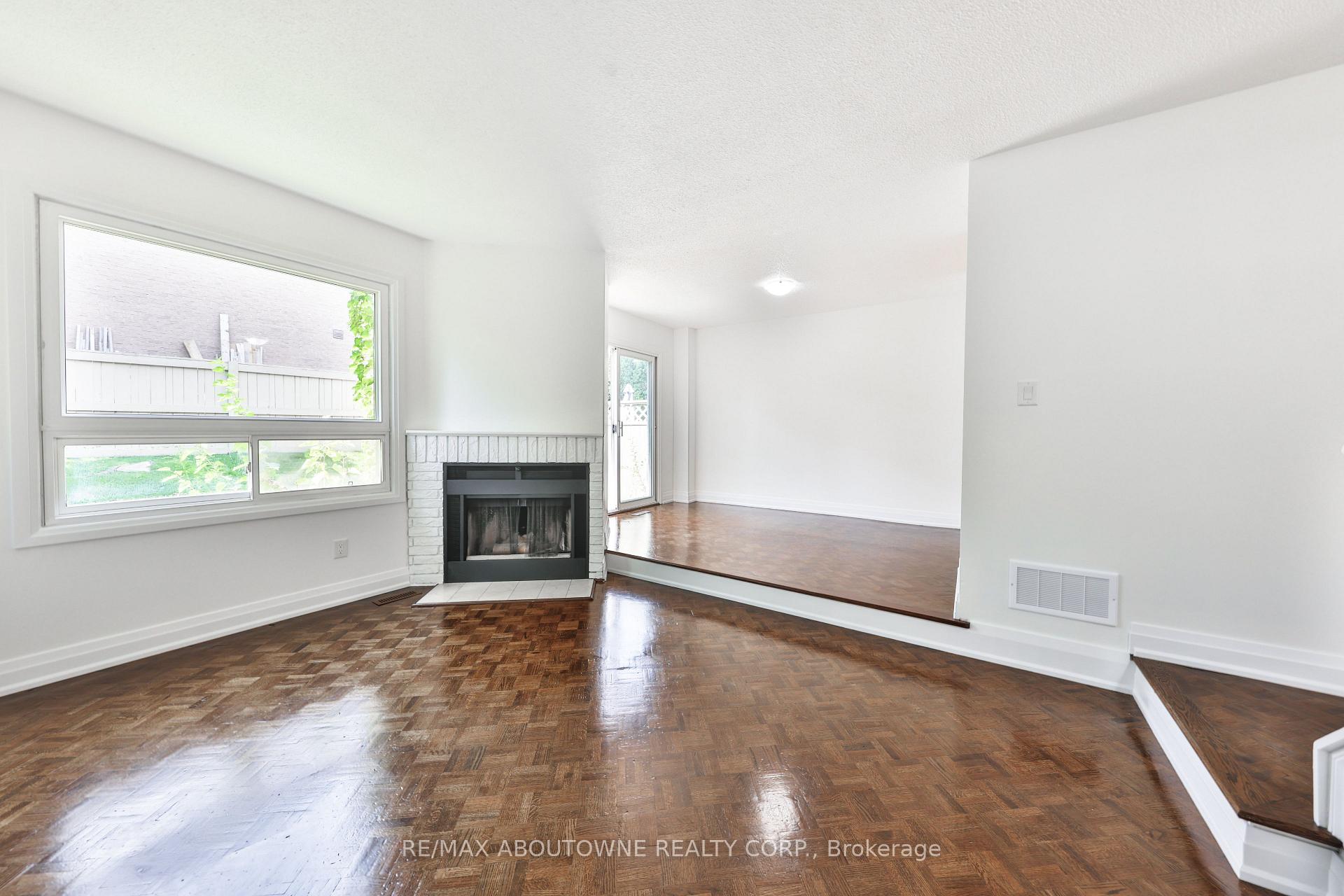 Photo 12 of Unit 2, 4635 Regents Terrace, Mississauga, Hurontario — HOMEH