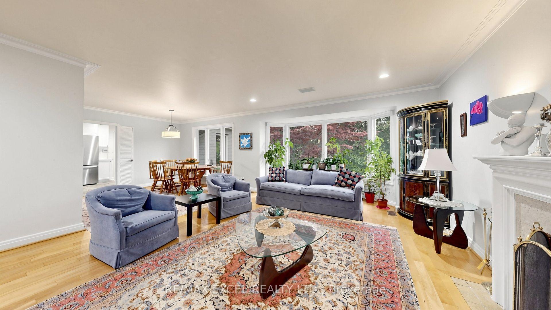 Photo 4 of 131 Burbank Drive, North York, Bayview Village — HOMEH