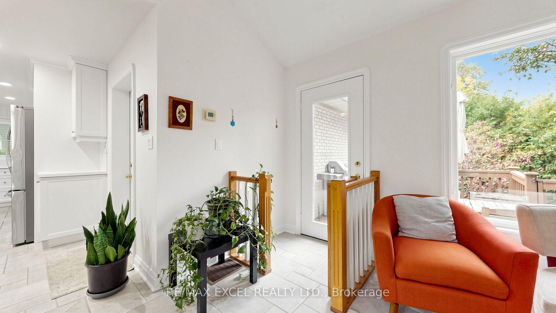 Photo 14 of 131 Burbank Drive, North York, Bayview Village — HOMEH