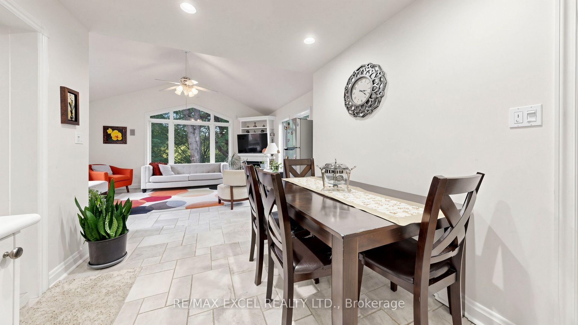 Photo 15 of 131 Burbank Drive, North York, Bayview Village — HOMEH