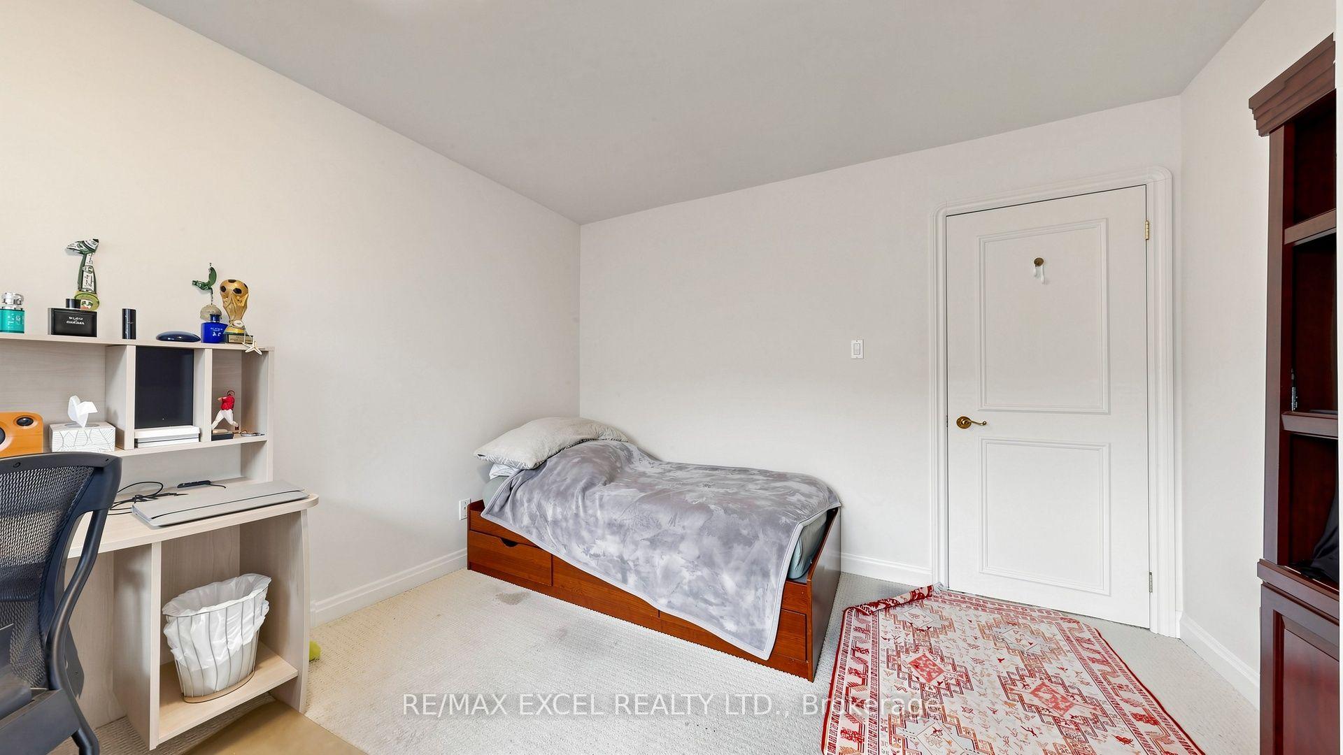 Photo 31 of 131 Burbank Drive, North York, Bayview Village — HOMEH