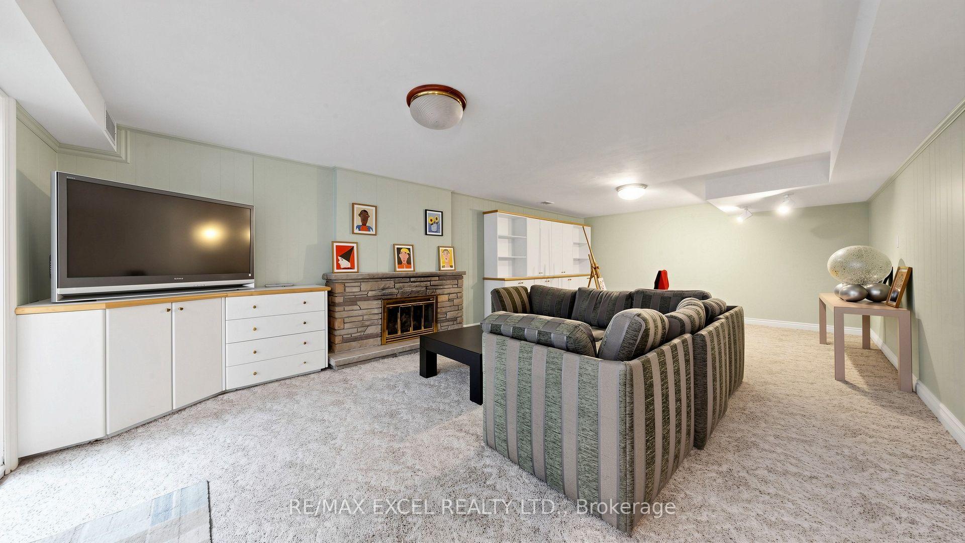 Photo 34 of 131 Burbank Drive, North York, Bayview Village — HOMEH