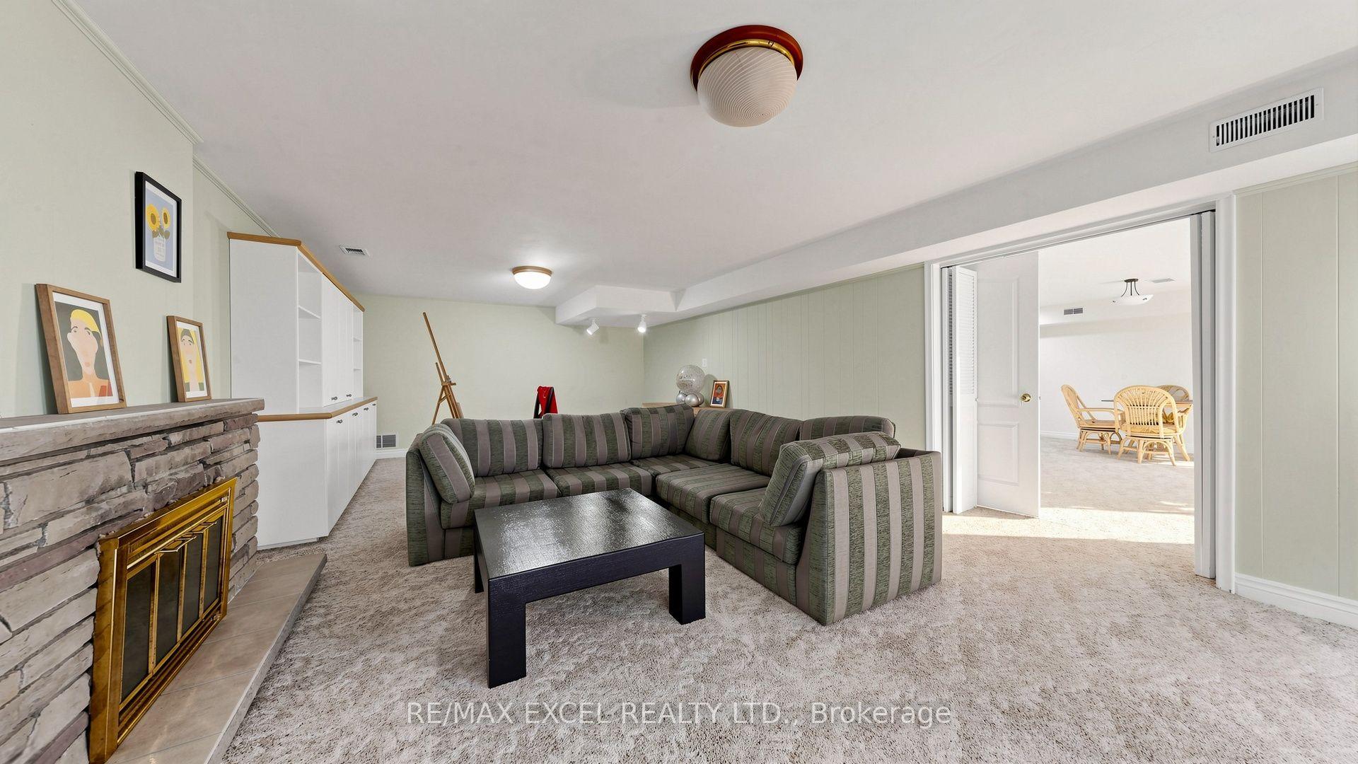 Photo 35 of 131 Burbank Drive, North York, Bayview Village — HOMEH