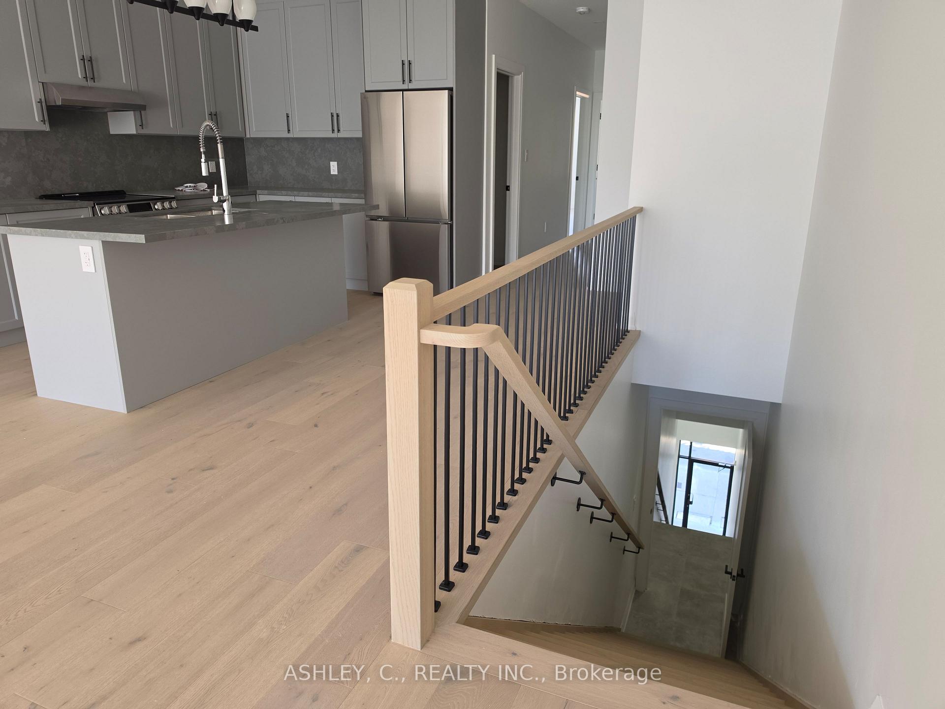 Photo 3 of Unit Third Floor, 701 Queen Street, Toronto, Niagara — HOMEH