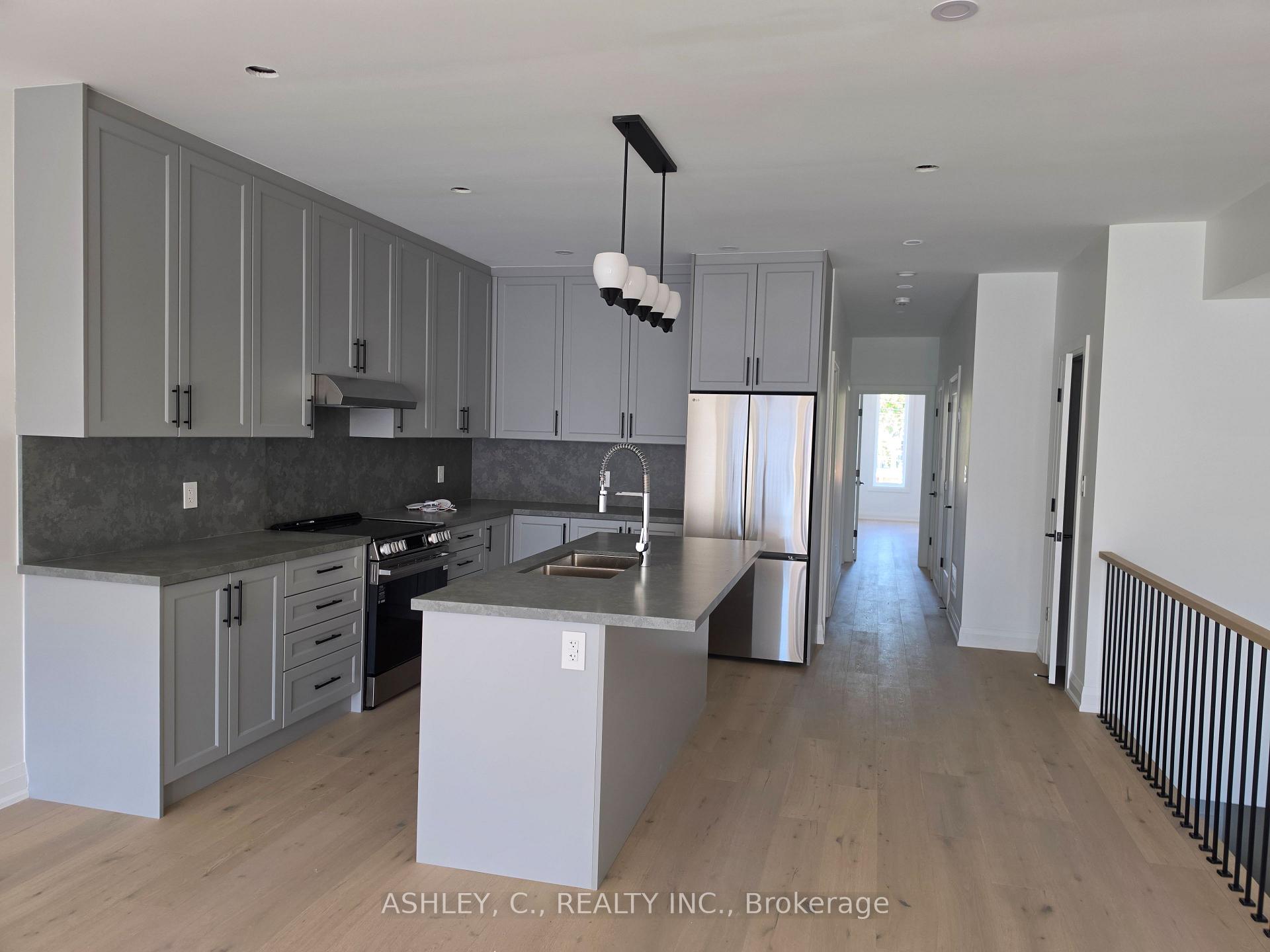 Photo 4 of Unit Third Floor, 701 Queen Street, Toronto, Niagara — HOMEH