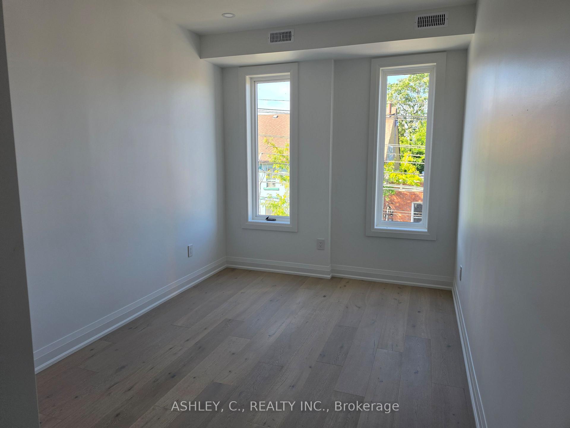 Photo 8 of Unit Third Floor, 701 Queen Street, Toronto, Niagara — HOMEH