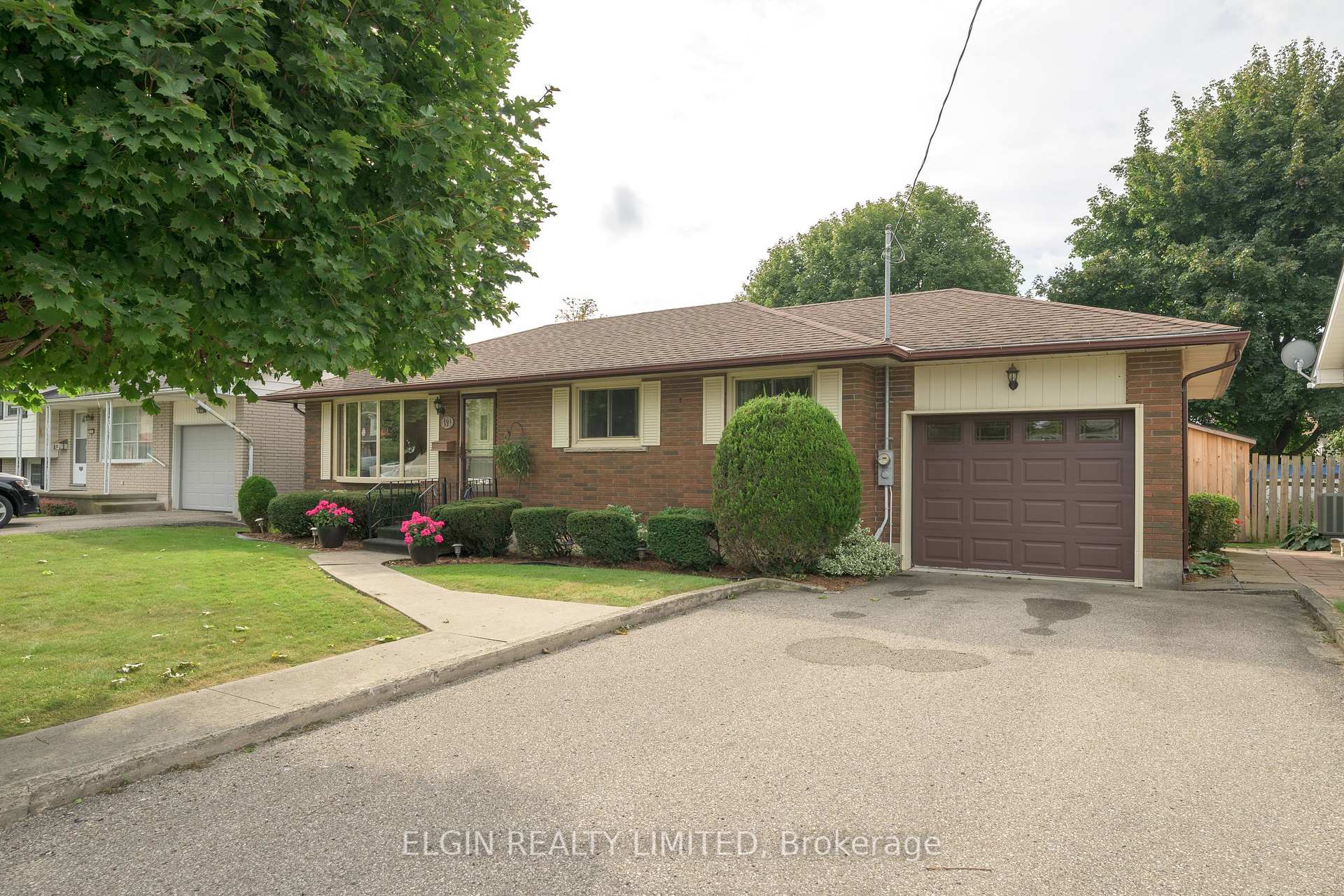 Photo 21 of 181 Locust Street, St. Thomas — HOMEH