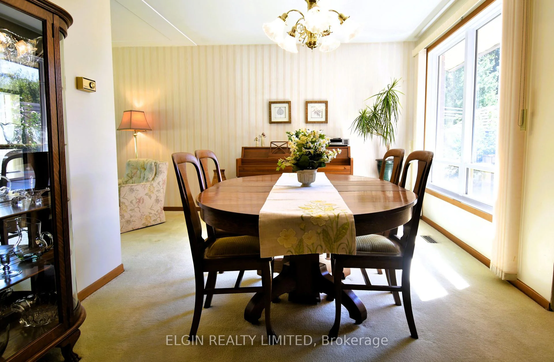 Photo 5 of 181 Locust Street, St. Thomas — HOMEH