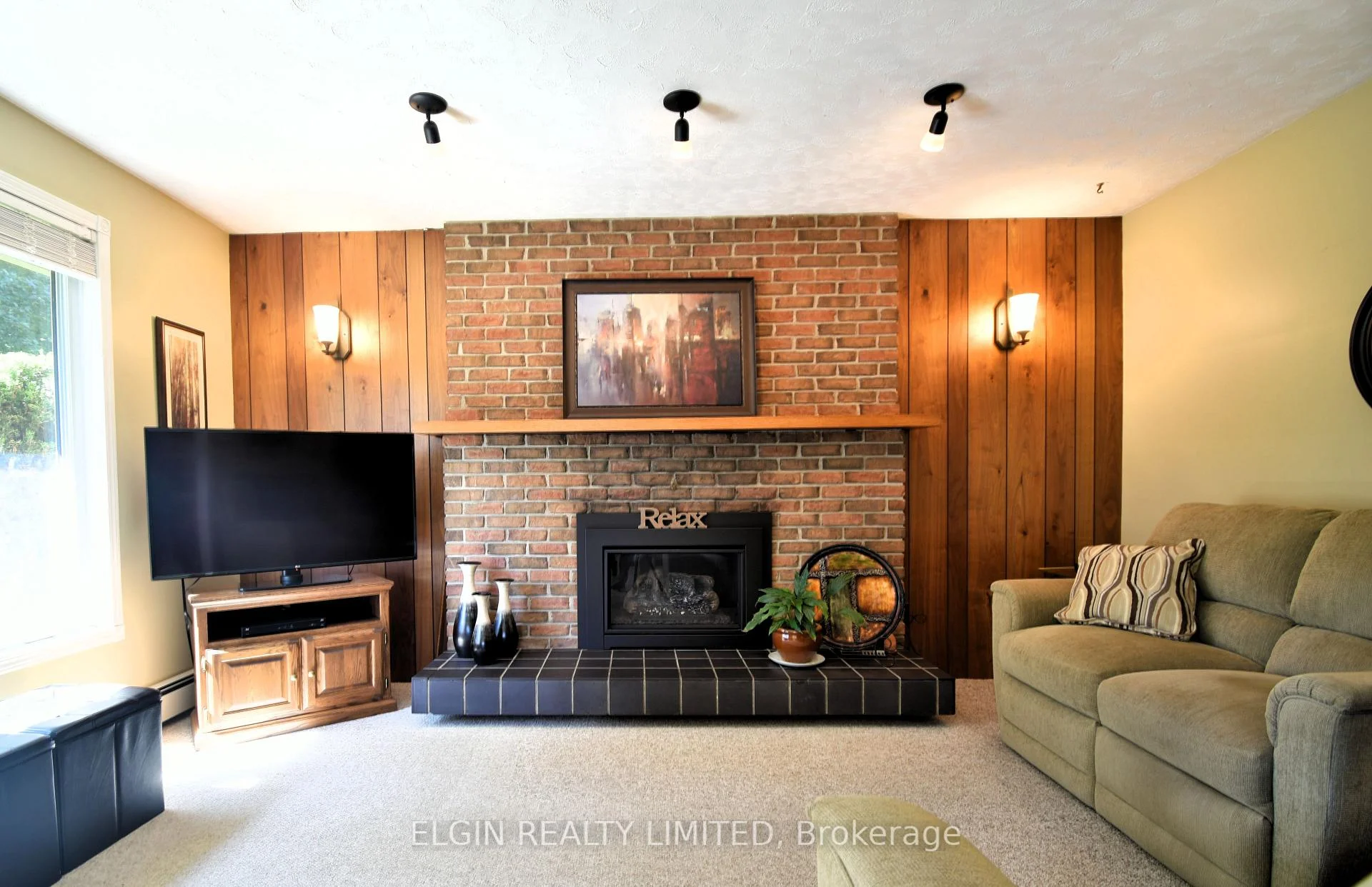 Photo 8 of 181 Locust Street, St. Thomas — HOMEH