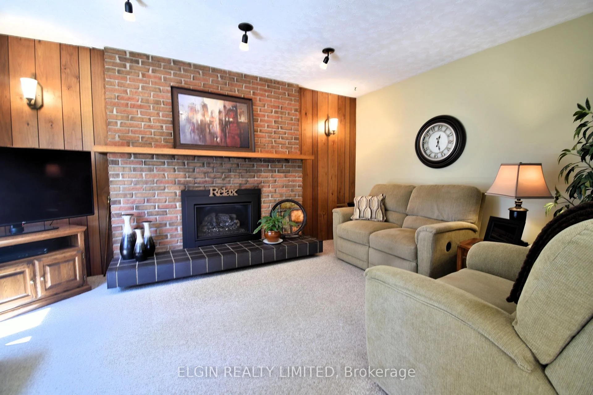 Photo 18 of 181 Locust Street, St. Thomas — HOMEH