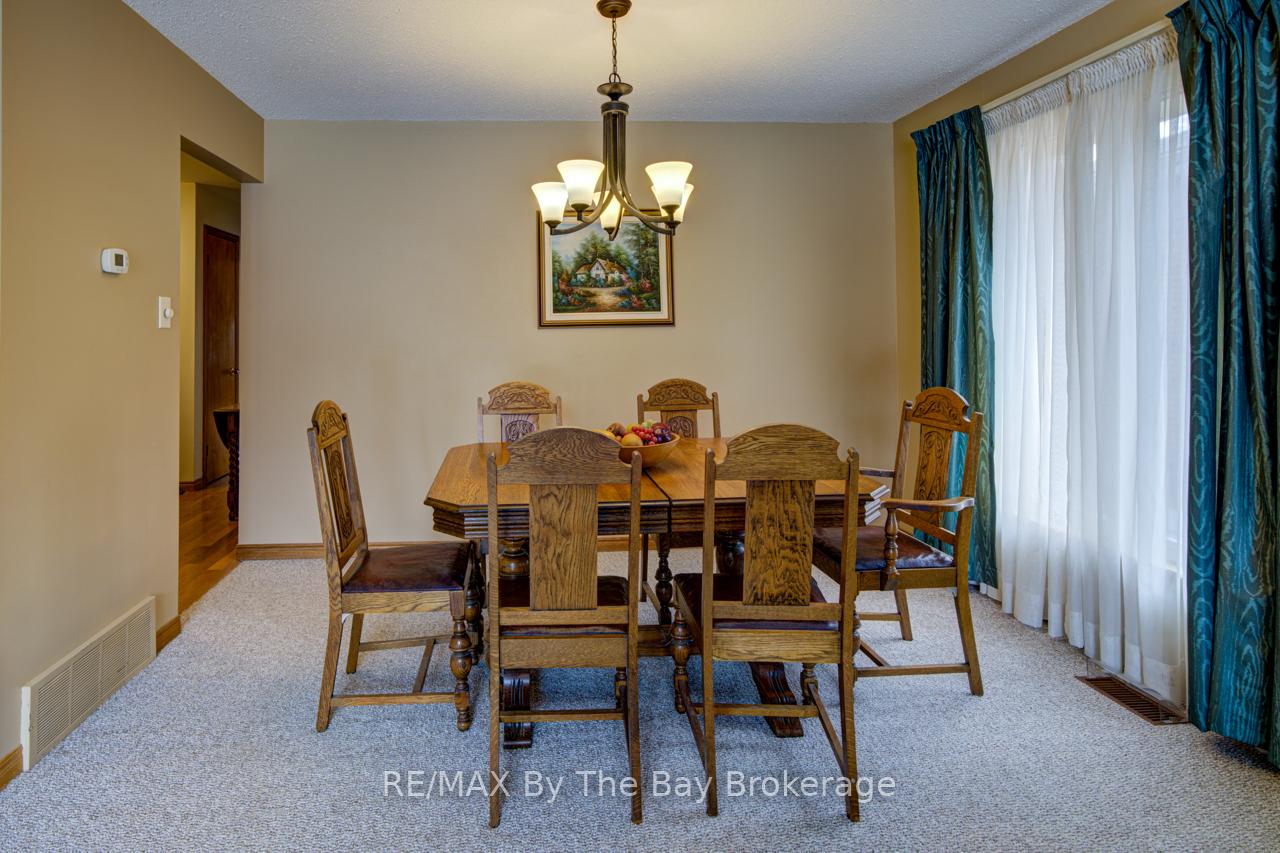 Photo 15 of 229 Datas Drive E, Clearview, Stayner — HOMEH
