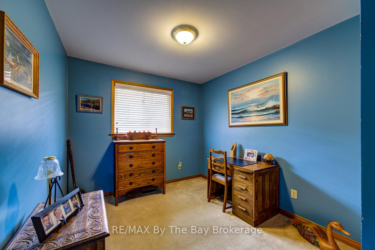 Photo 19 of 229 Datas Drive E, Clearview, Stayner — HOMEH