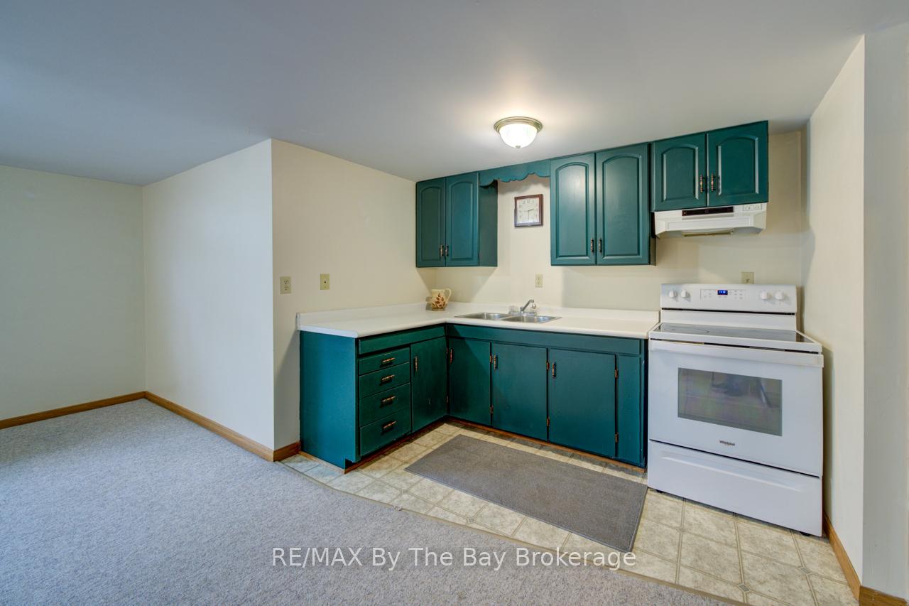 Photo 25 of 229 Datas Drive E, Clearview, Stayner — HOMEH