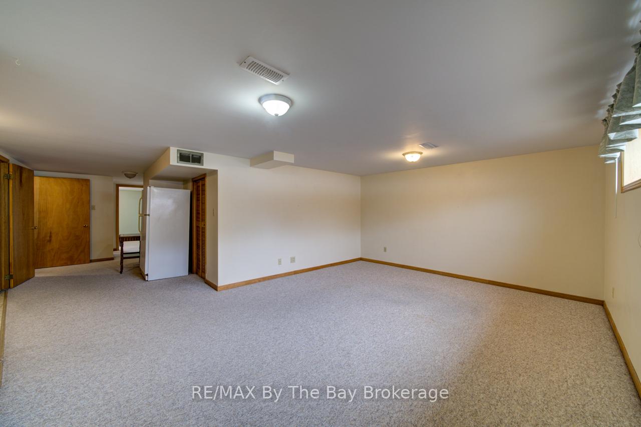 Photo 29 of 229 Datas Drive E, Clearview, Stayner — HOMEH