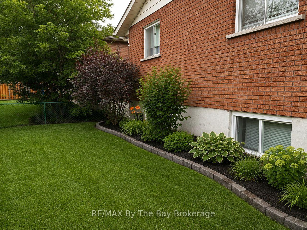 Photo 36 of 229 Datas Drive E, Clearview, Stayner — HOMEH