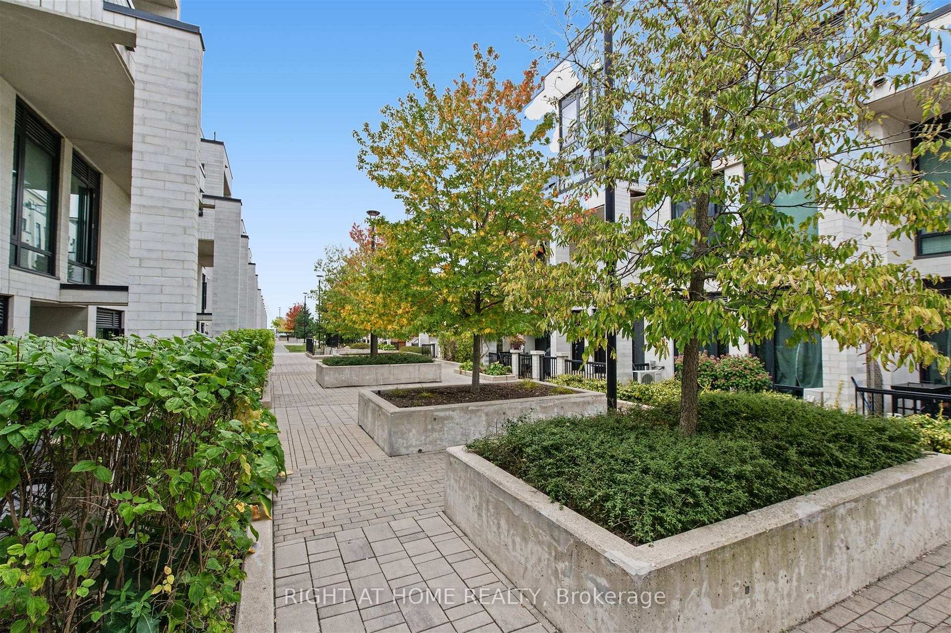 Photo 3 of Unit 416, 130 Widdicombe Hill Boulevard, Etobicoke, Willowridge-Martingrove-Richview — HOMEH