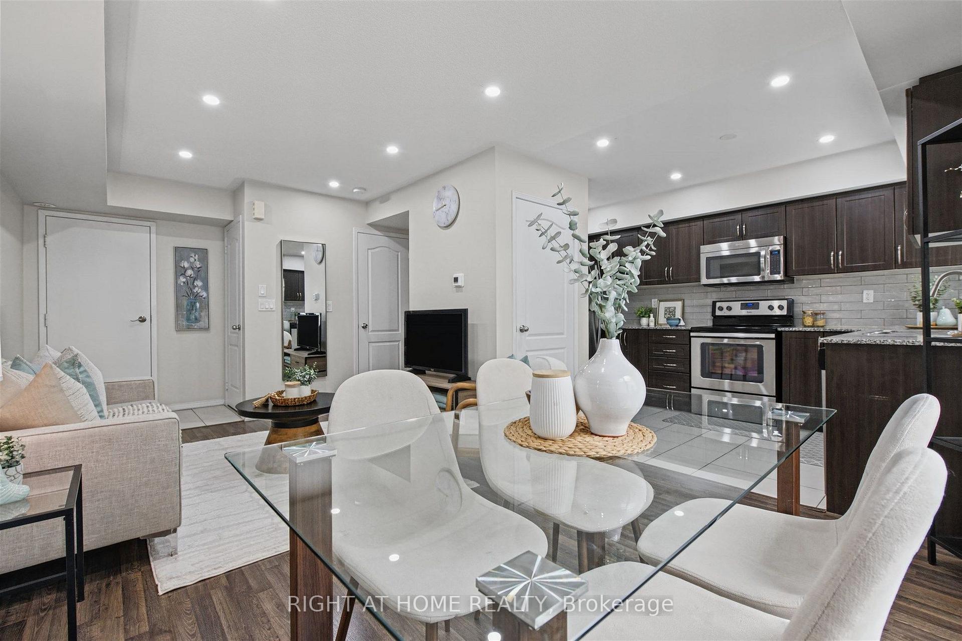Photo 12 of Unit 416, 130 Widdicombe Hill Boulevard, Etobicoke, Willowridge-Martingrove-Richview — HOMEH