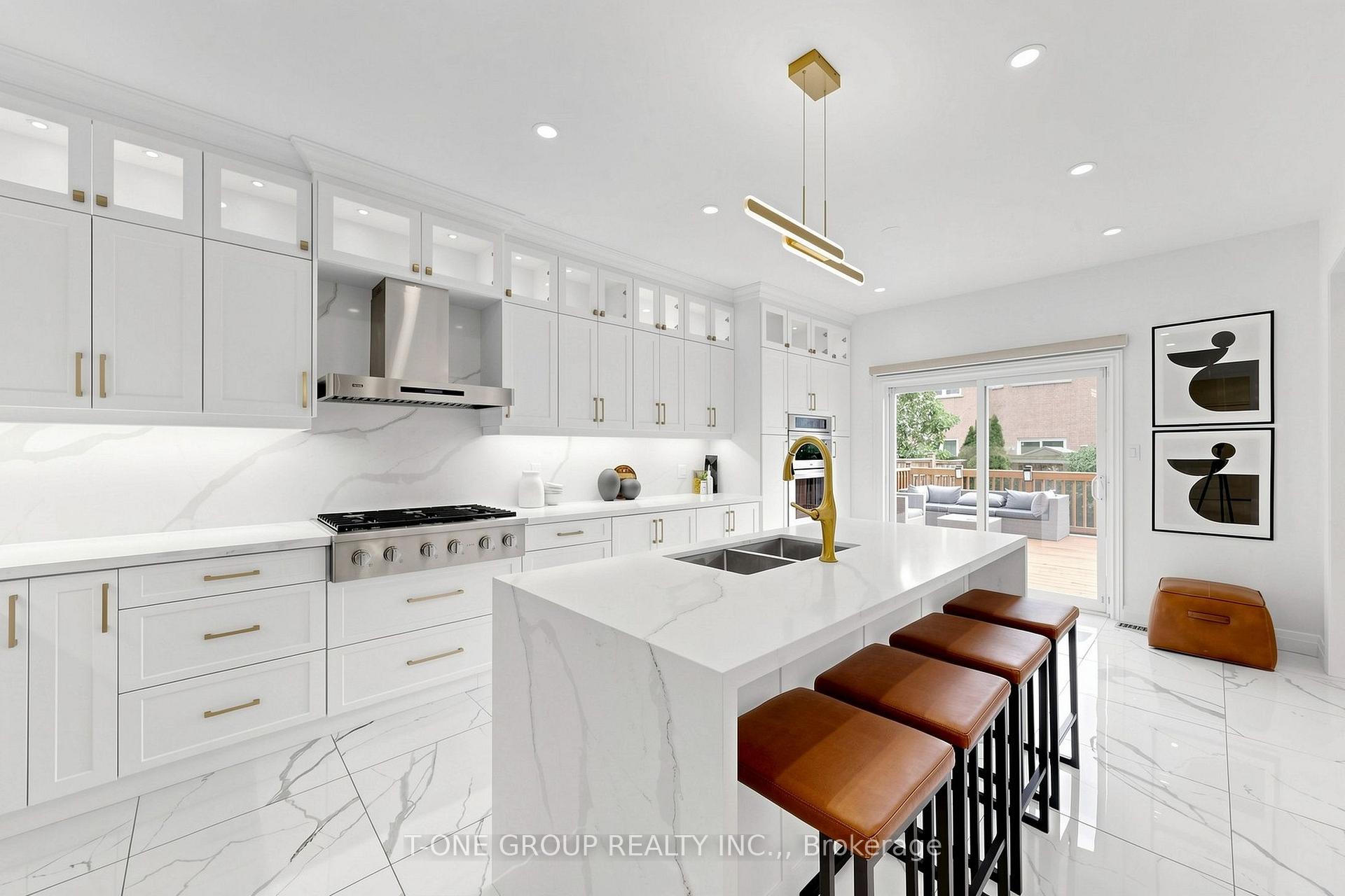 Photo 2 of 87 Serene Way, Vaughan, Patterson — HOMEH