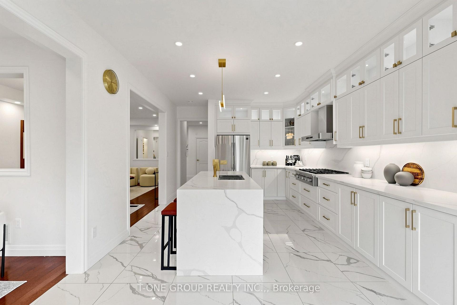 Photo 3 of 87 Serene Way, Vaughan, Patterson — HOMEH