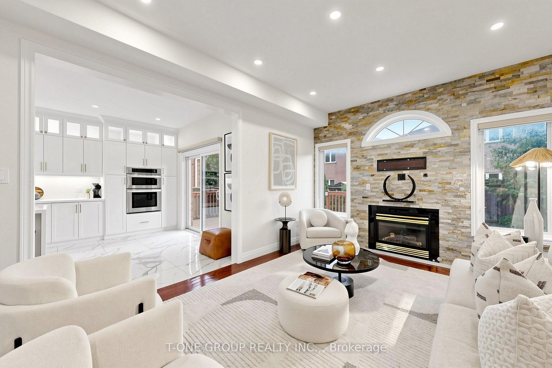 Photo 10 of 87 Serene Way, Vaughan, Patterson — HOMEH