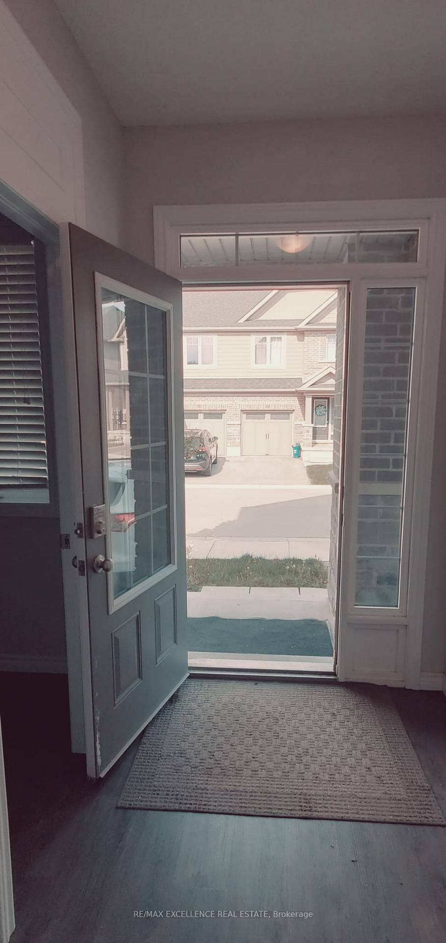 Photo 3 of 57 Gleason Crescent, Kitchener, Westmount - Kitchener — HOMEH