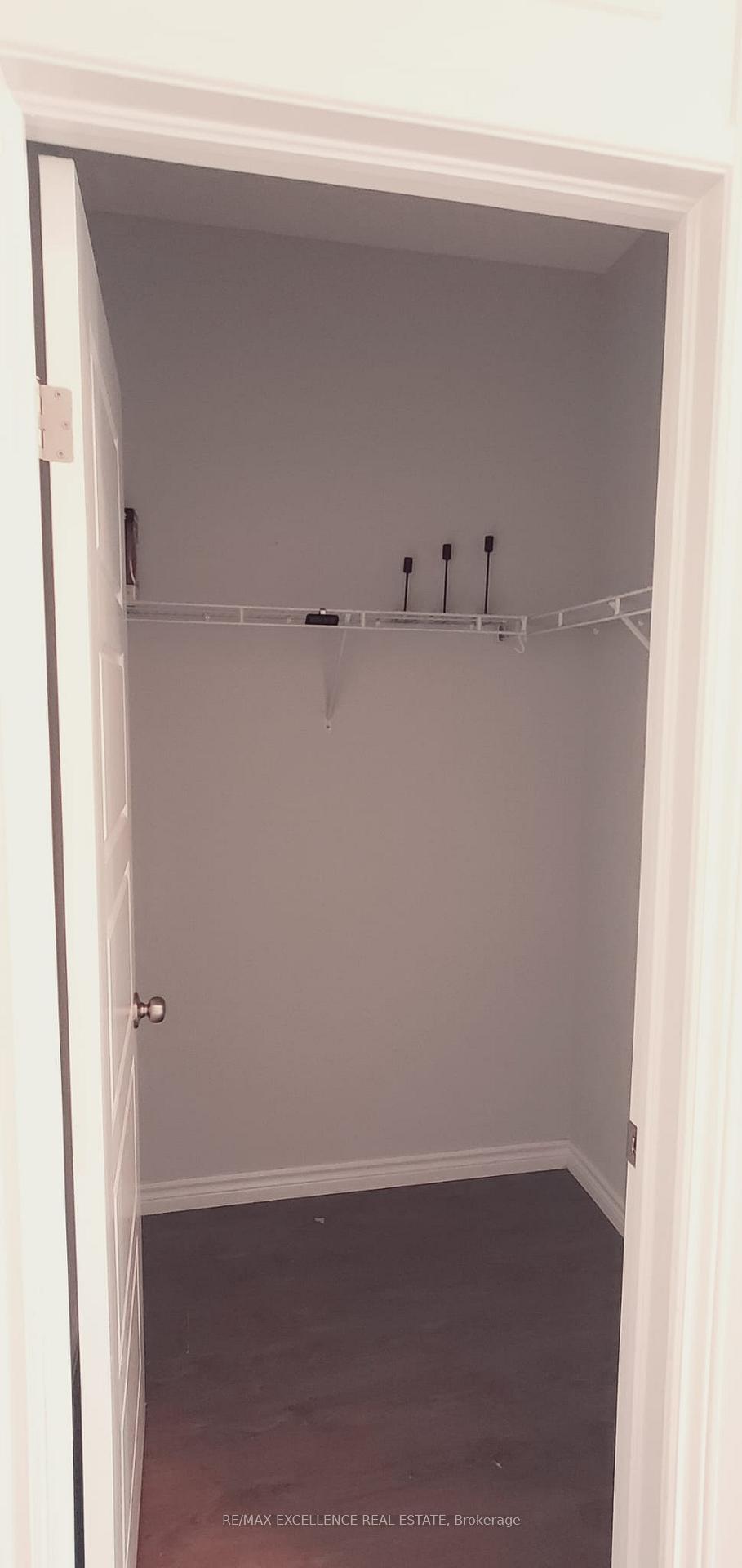 Photo 7 of 57 Gleason Crescent, Kitchener, Westmount - Kitchener — HOMEH