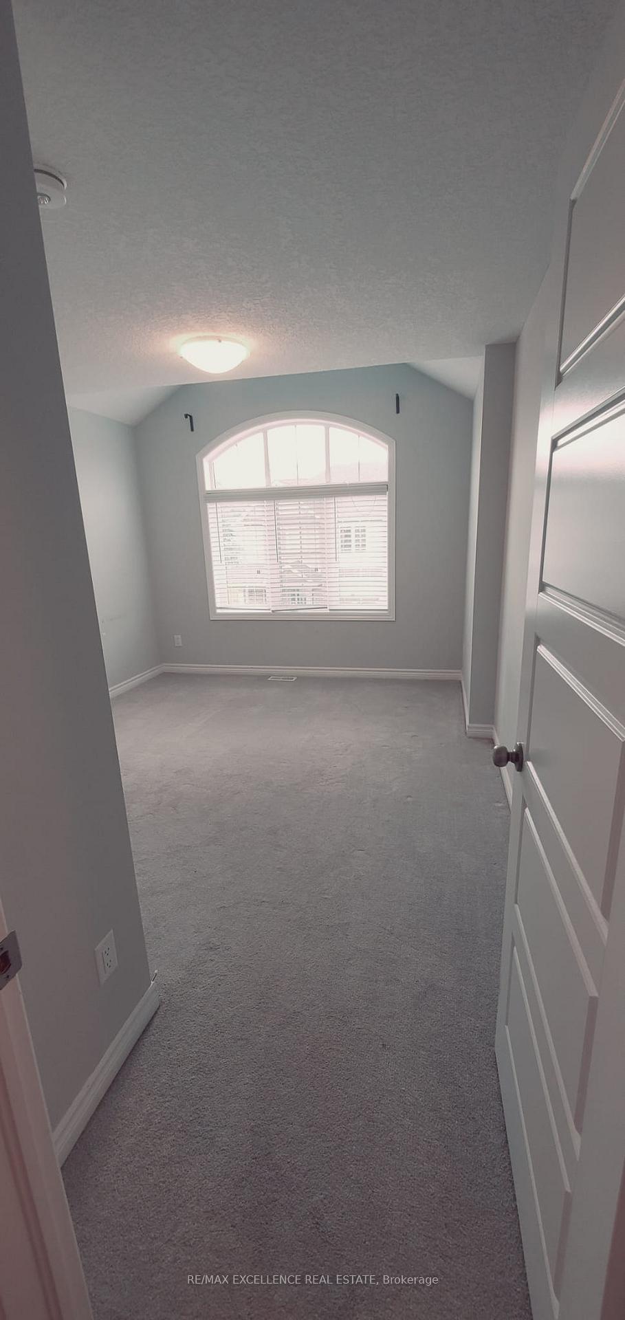 Photo 16 of 57 Gleason Crescent, Kitchener, Westmount - Kitchener — HOMEH