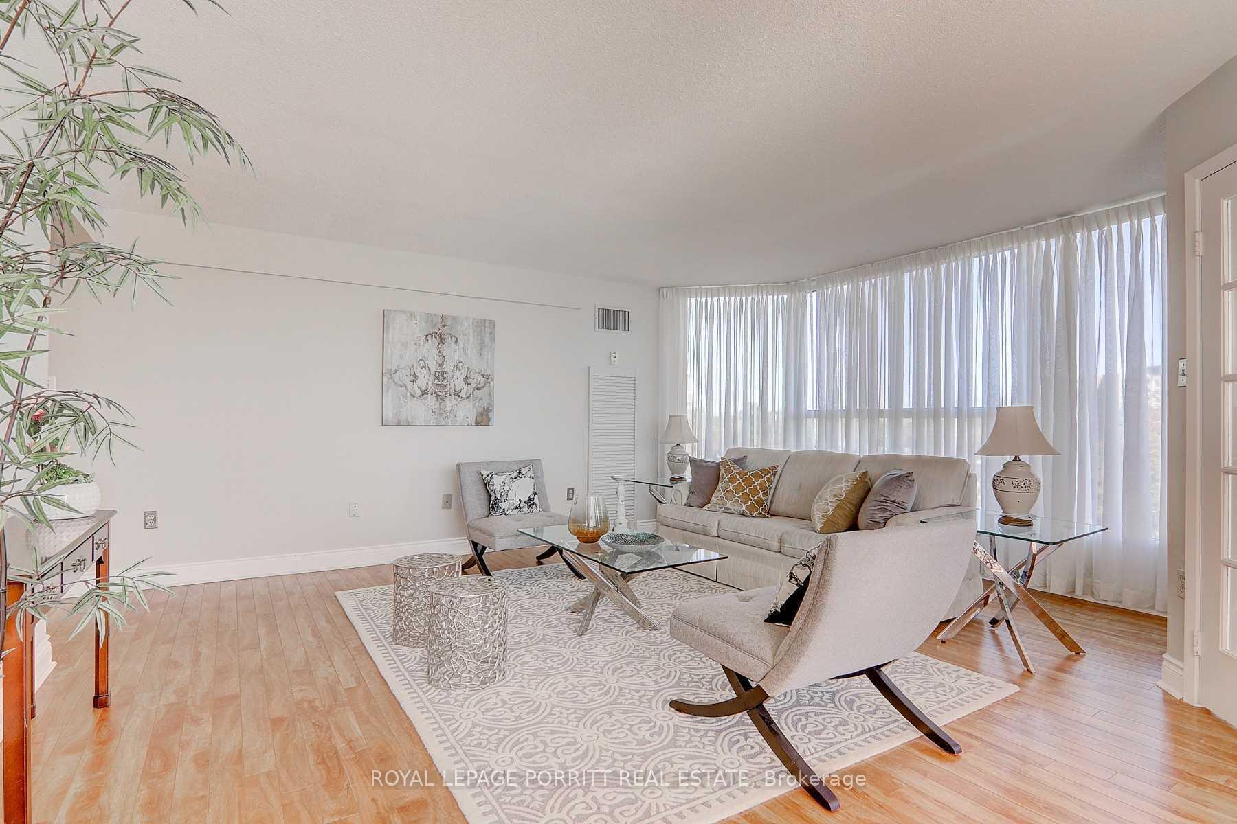 Photo 5 of Unit 508, 1271 Walden Circle, Mississauga, Clarkson — HOMEH