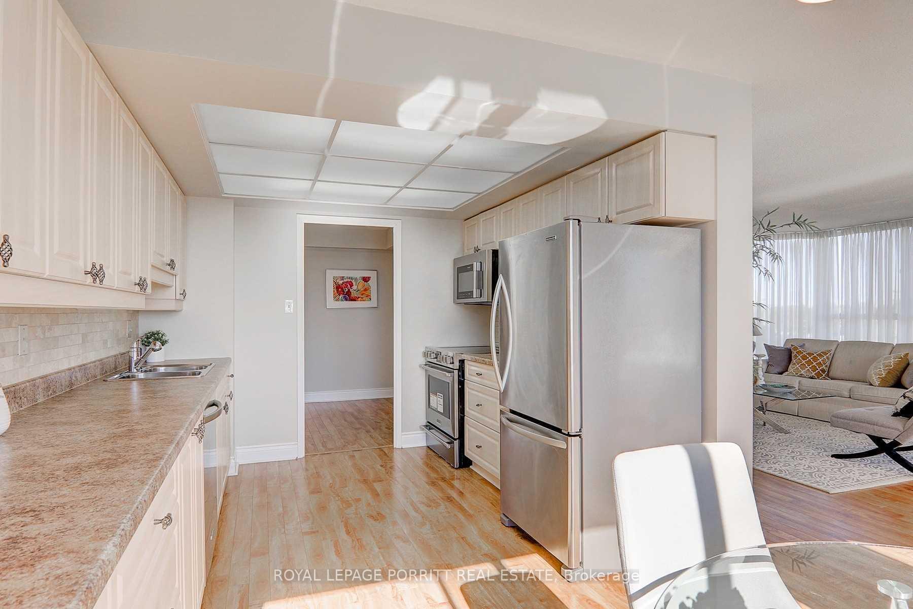 Photo 8 of Unit 508, 1271 Walden Circle, Mississauga, Clarkson — HOMEH