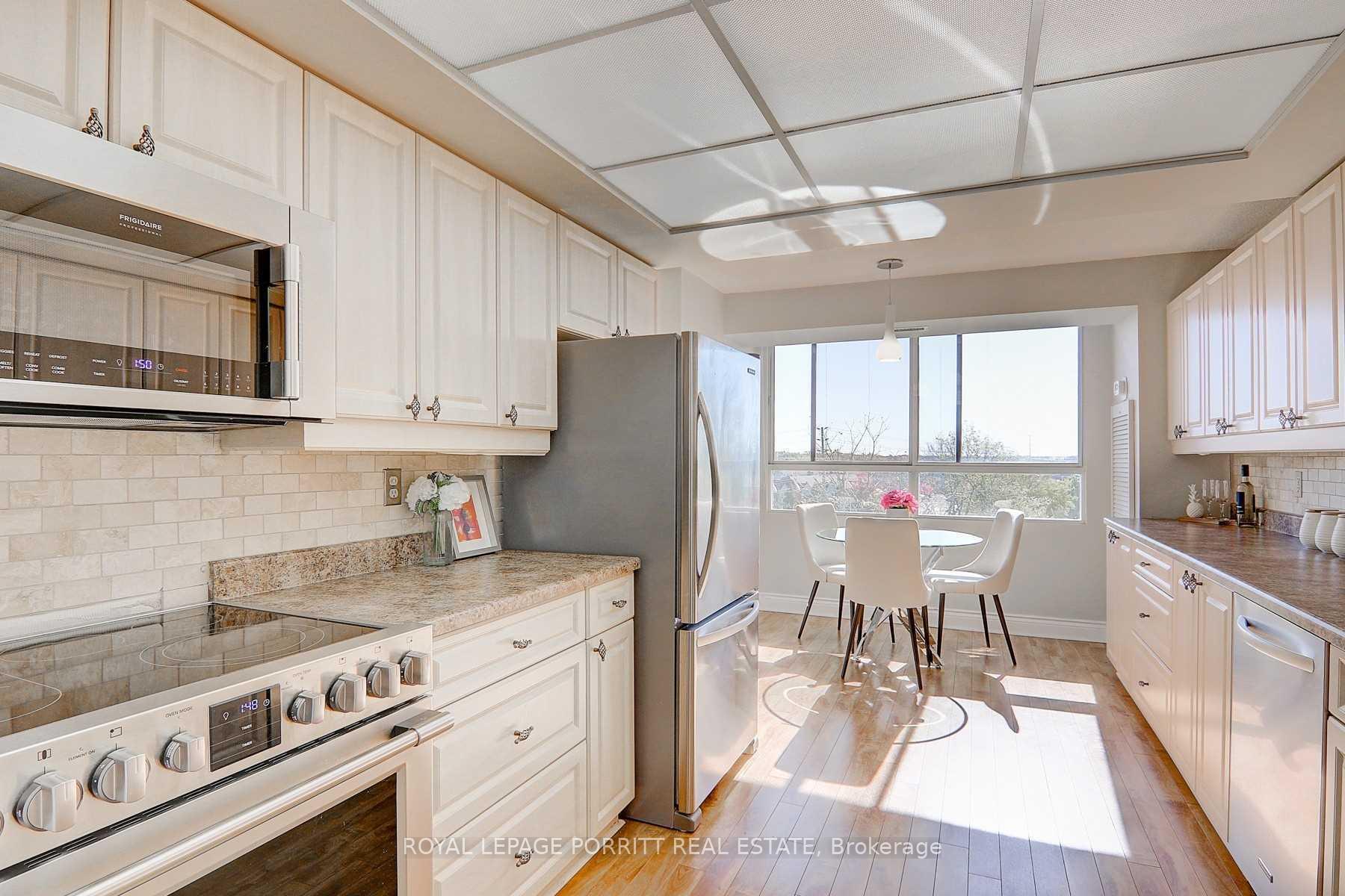 Photo 9 of Unit 508, 1271 Walden Circle, Mississauga, Clarkson — HOMEH