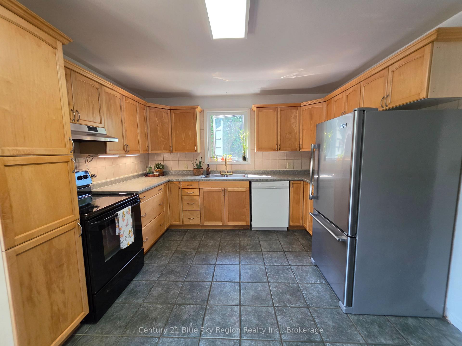 Photo 3 of 324 King Street, West Nipissing, Sturgeon Falls — HOMEH