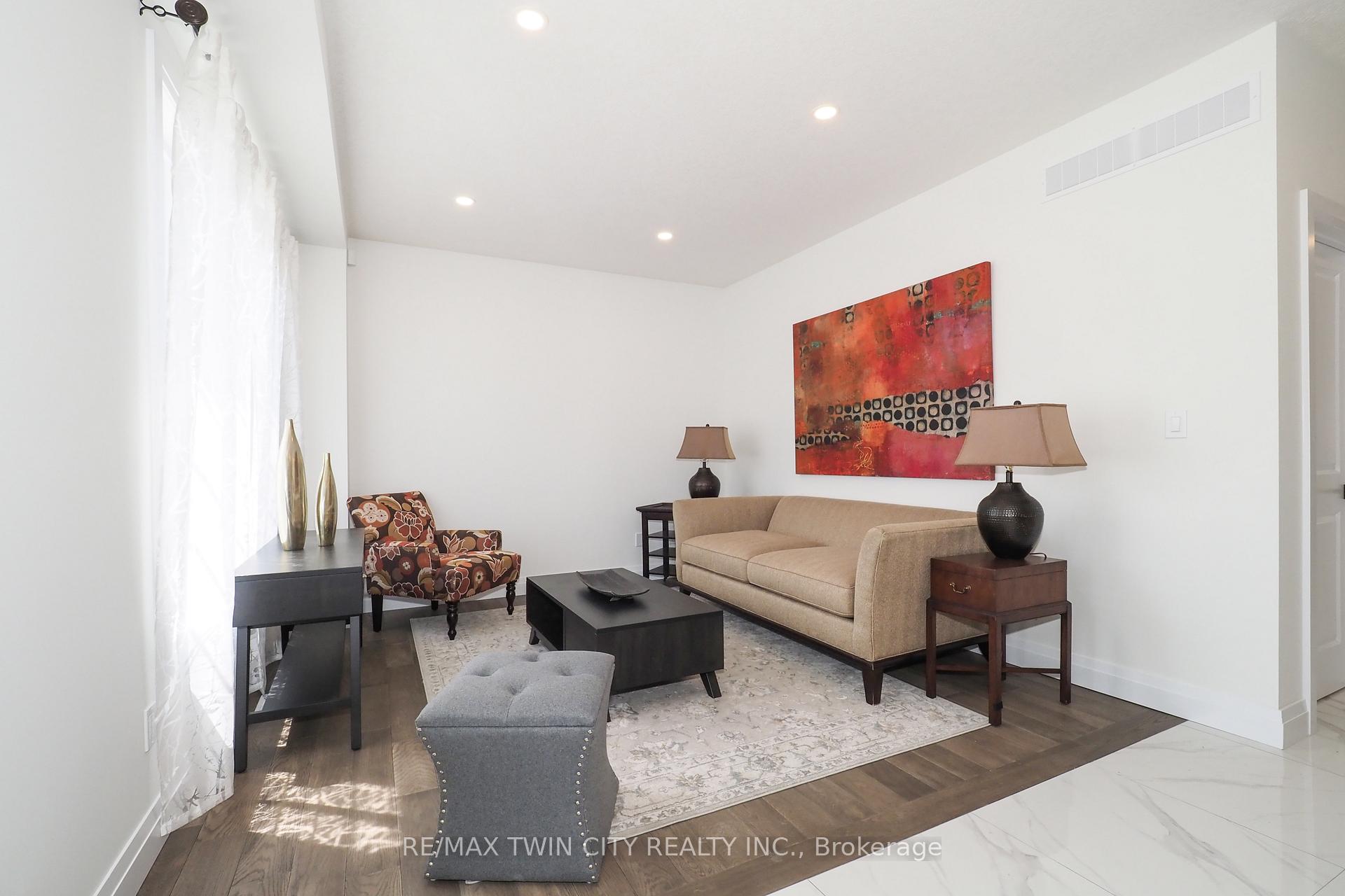 Photo 7 of 217 Jeffrey Place, Kitchener, Country Hills East — HOMEH