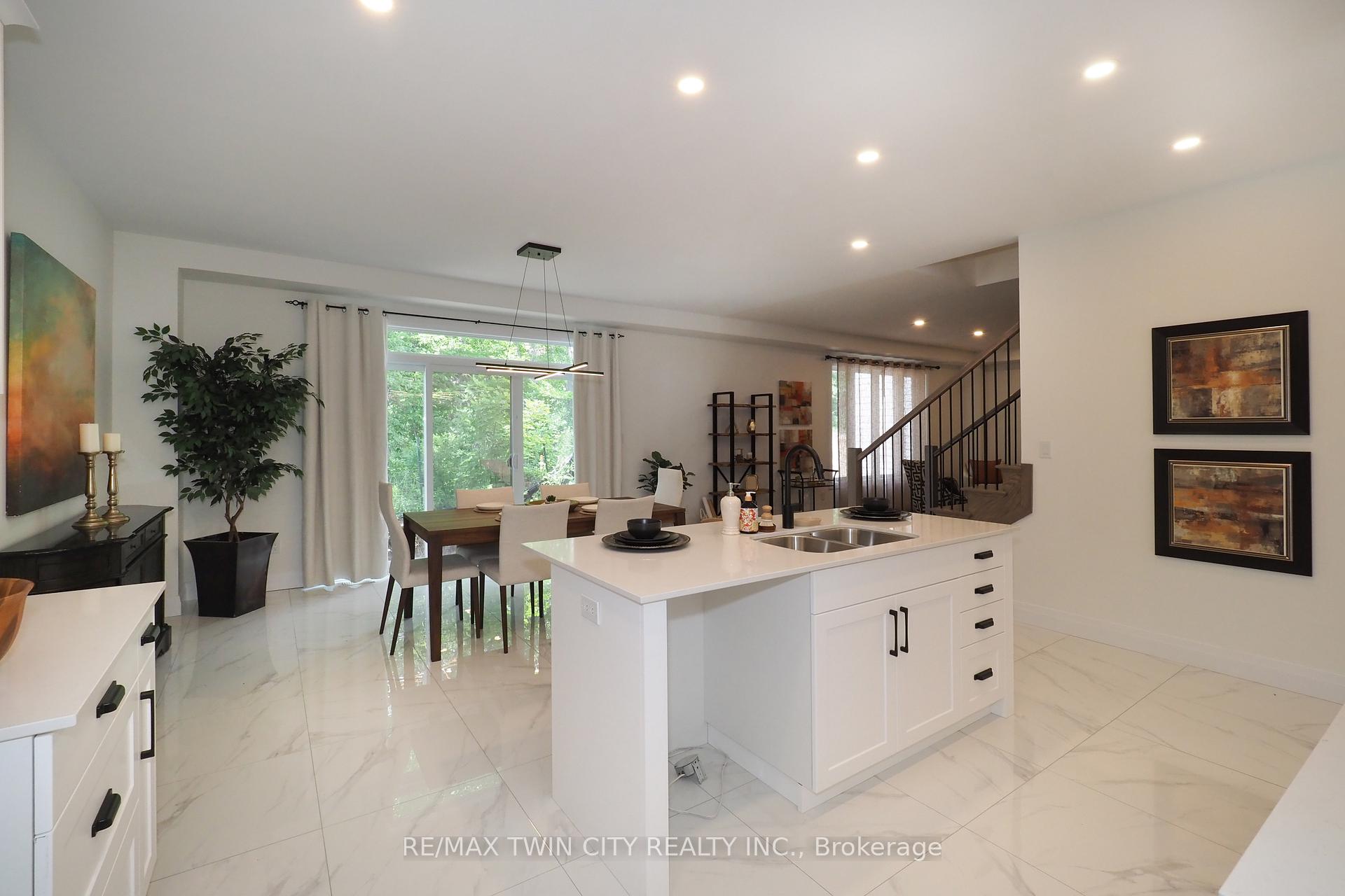 Photo 16 of 217 Jeffrey Place, Kitchener, Country Hills East — HOMEH