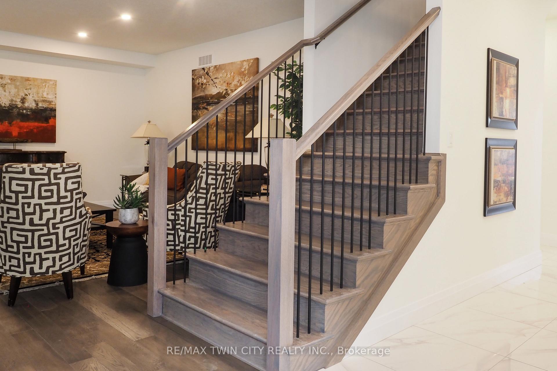 Photo 22 of 217 Jeffrey Place, Kitchener, Country Hills East — HOMEH